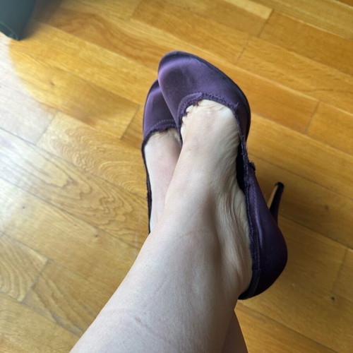 Pedro Garcia satin purple pump like new, size 38.5, 11cm heel