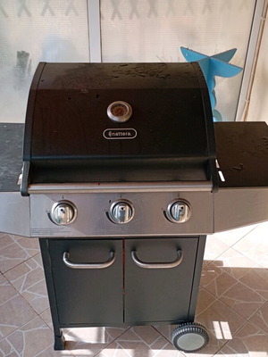 Ψησταριά αερίου bbq Nattera 3 εστίες μεταχειρισμένη με πλαϊνά