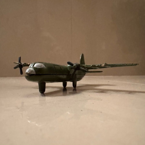 Collectible metal airplanes used, pack of 4 pieces