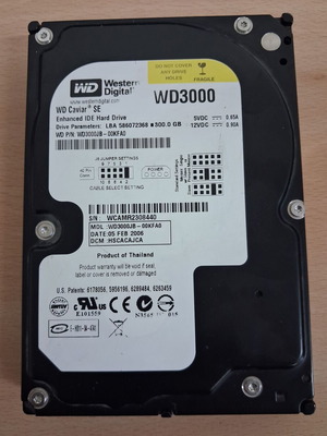 Western Digital Caviar SE 300GB IDE hard drive used with IDE cable