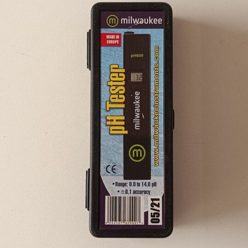 Milwaukee pH600 Digital pH Meter like new