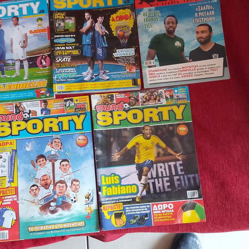 Sporty sports magazines used, pack of 5, 2009-2010 collectible
