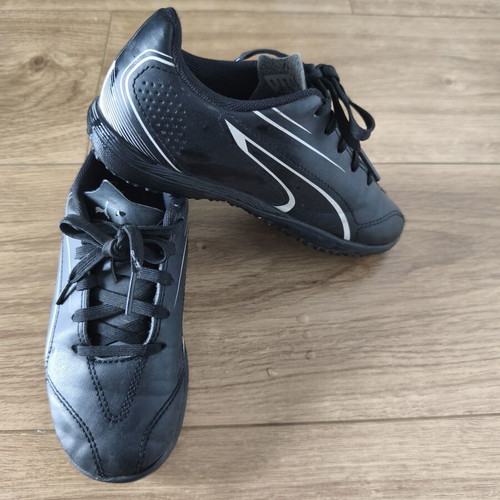 Puma ποδοσφαιρικά παπούτσια νούμερο 31 σαν καινούργιο, μαύρα, χωρίς τάπες
