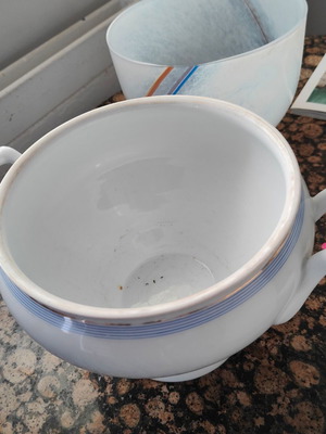 Fruit bowls like new