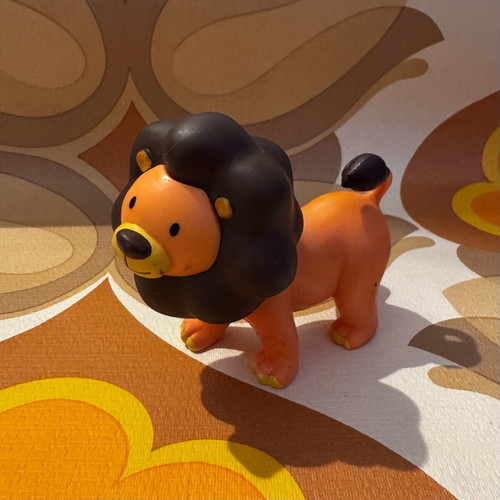 Lion figure like new from children's story 12cm