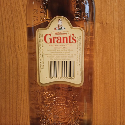 Vintage Grant's Whisky 40% vol. 700cl with cylindrical box