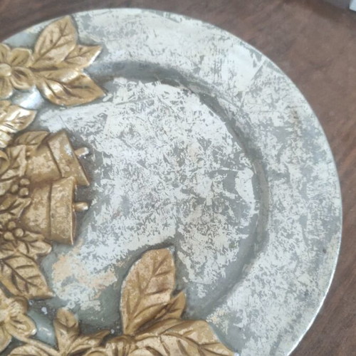 Decorative Christmas platter like new, ceramic
