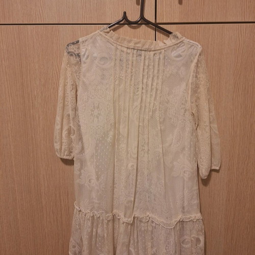 Yuki lace shirt one size like new, white
