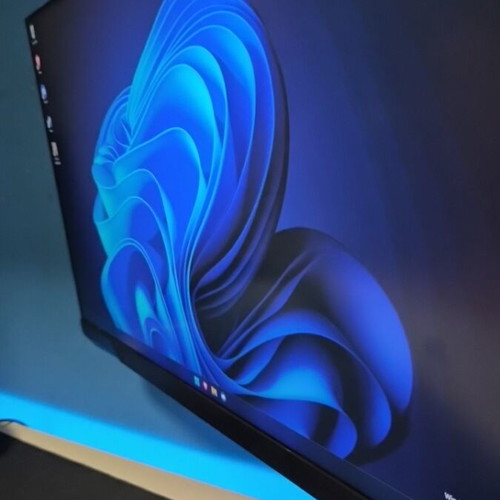 Samsung Odyssey G3 165Hz monitor used with minor scratch