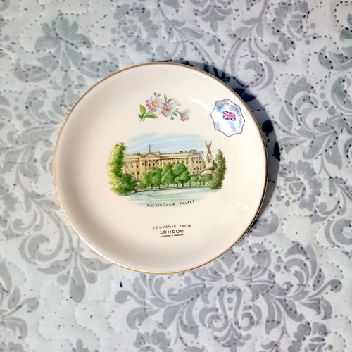 Buckingham Palace Bone China Trinket Dish with New Gold Rim