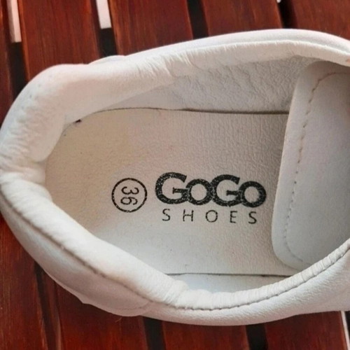 GoGo Shoes white athletic shoes size 36 used