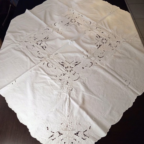 Vintage Handmade Cutwork Tablecloth white 117x117 cm like new
