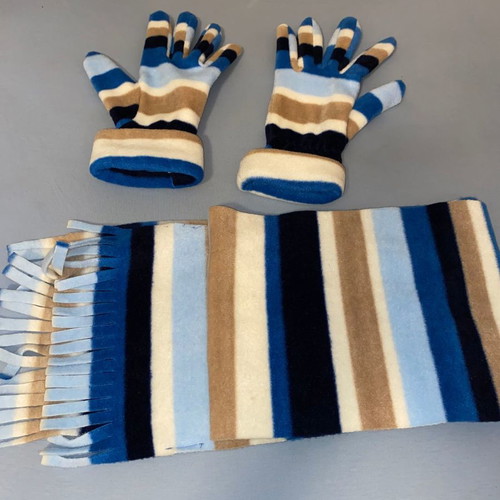 Women’s scarf and gloves set Skondras Skondras new from 00s decade