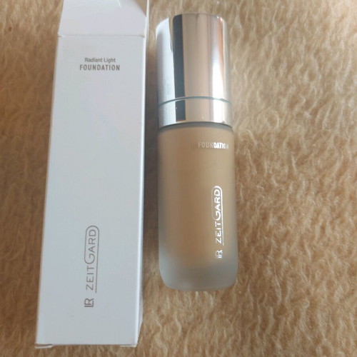 LR ZEITGART Signature Liquid Foundation new, shade 03