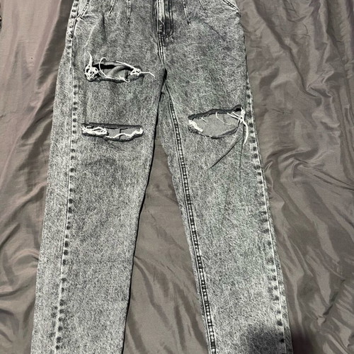 Grey jeans with rips like new, size S