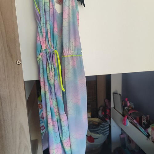 Girls' beach dress size 8 with mermaid scale design, like new