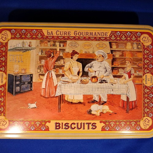 Rare French collectible Fourrés metal jewelry box like new