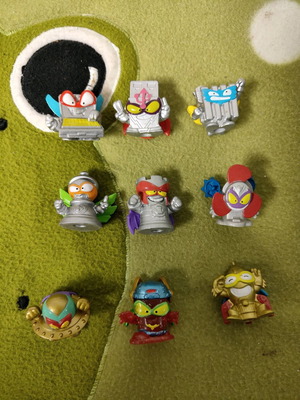 Super Zings pack of 5 collectible figures new