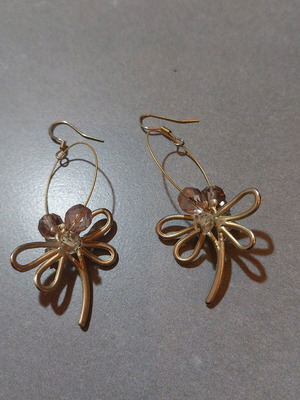 Dangling earrings with butterflies new, gold color