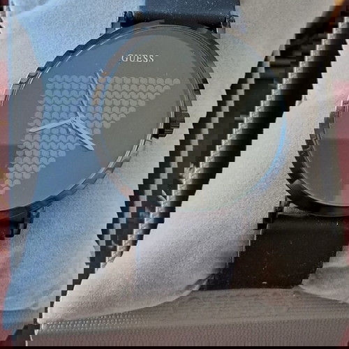 Автентичен часовник марка Guess