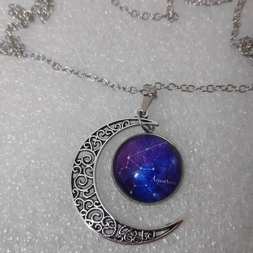 Aquarius Zodiac Pendant with Moon in Silver Color