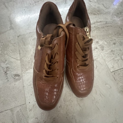 Sneakers women brown size 39 like new
