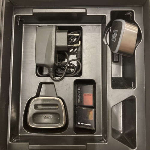 Nokia 8800 used with all accessories, silver
