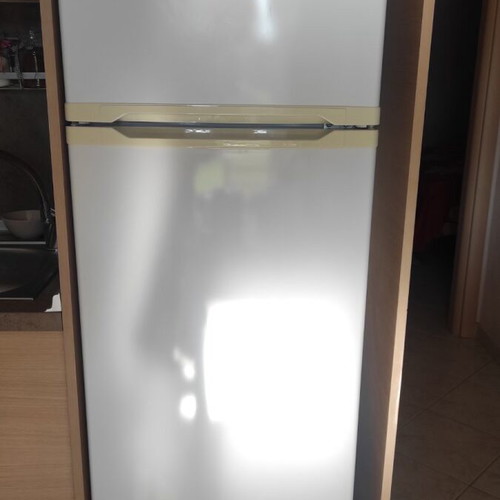 Whirlpool two-door refrigerator, 252 liters, height 1.66 m