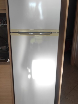 Whirlpool two-door refrigerator, 252 liters, height 1.66 m