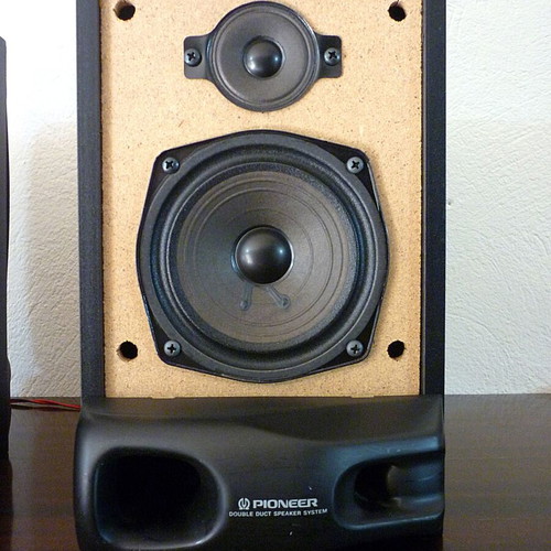 Pioneer 30W 8Ω speakers used in very good condition