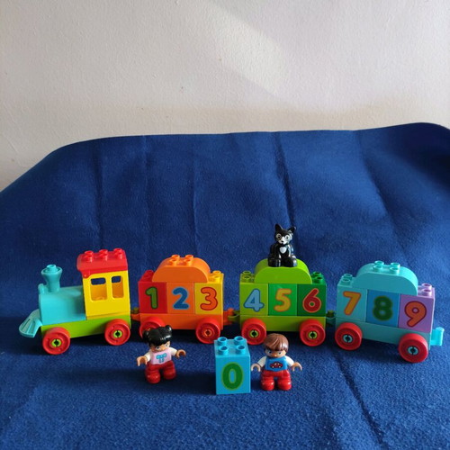 Lego 10847 train like new with 2 minifigures and cat