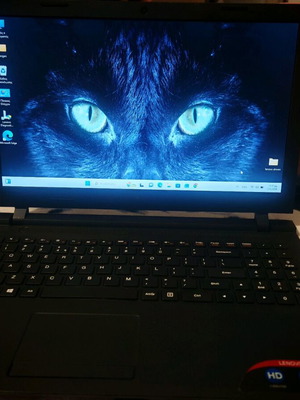 Lenovo ideapad 100-15iby μεταχειρισμένο με 4GB RAM, 120GB SSD, Windows 11, τσάντα και ποντίκι