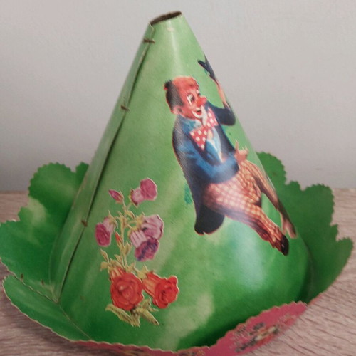Pierrot paper hats 1970 like new, pack