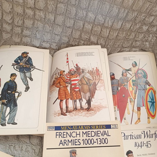 Osprey Men-at-Arms Military History Book Collection like new, 13 volumes