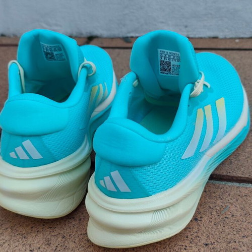 Adidas Supernova Stride athletic shoes like new, size 42⅔, turquoise