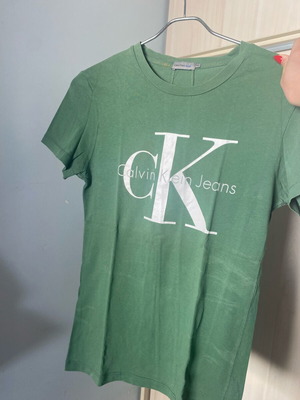 T-shirt Calvin Klein Jeans πράσινο σαν καινούργιο, μέγεθος XS