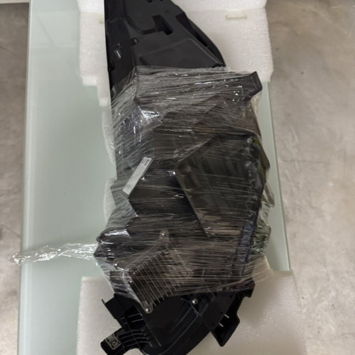 Tesla Model 3 Model Y front right headlight new Part Number 1514963-00-E