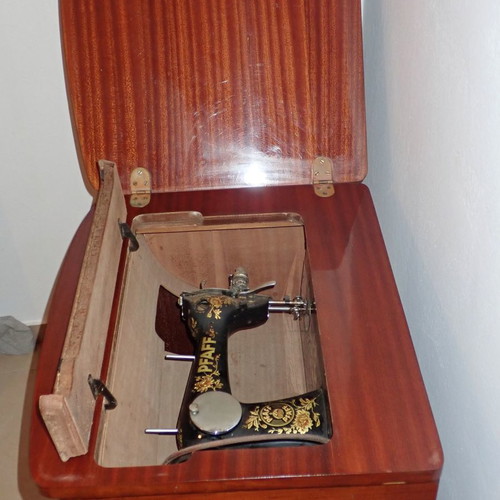 Pfaff sewing machine with cabinet used, excellent condition