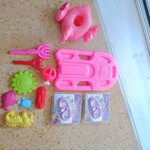 Beach toys and sea mask like new, all together