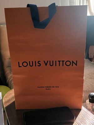 Louis Vuitton large packaging bag like new