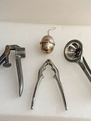 Vintage kitchen tools pack of 4 used, metal