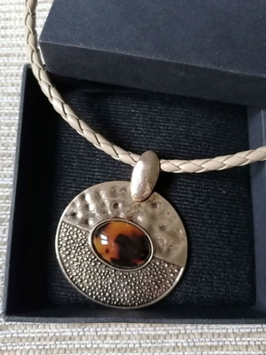 Necklace used with 5 cm diameter pendant gold color