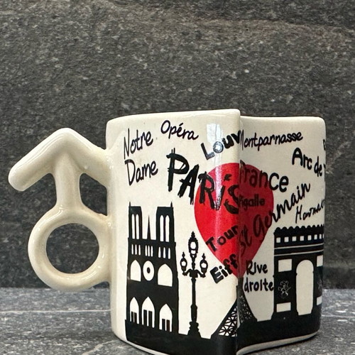 Set of 2 heart-shaped mugs new, white and black with French designs