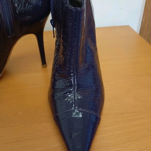 Beatrice ankle boots purple new size 39