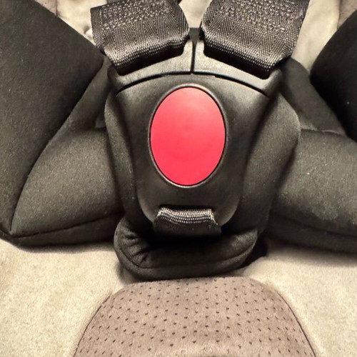 Recaro baby seat like new with isofix system and sunshade