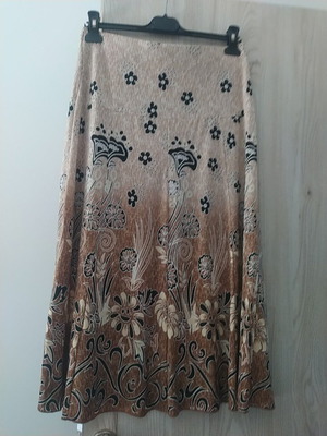 Skirt like new, sizes M 38 10 and L 40 12
