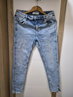 Reserved women's jeans like new, size M