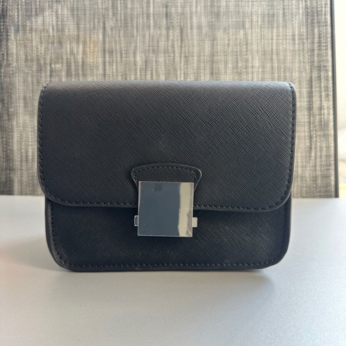 Bag crossbody black like new without strap