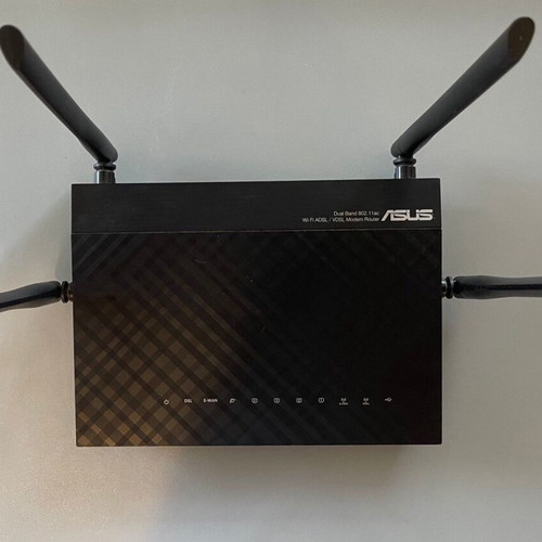 Asus DSL-AC52U AC750 Wi-Fi VDSL/ADSL Modem Router like new