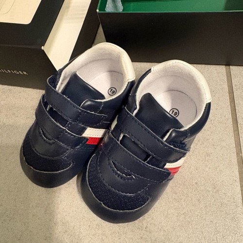 Tommy Hilfiger baby shoes like new, size 19
